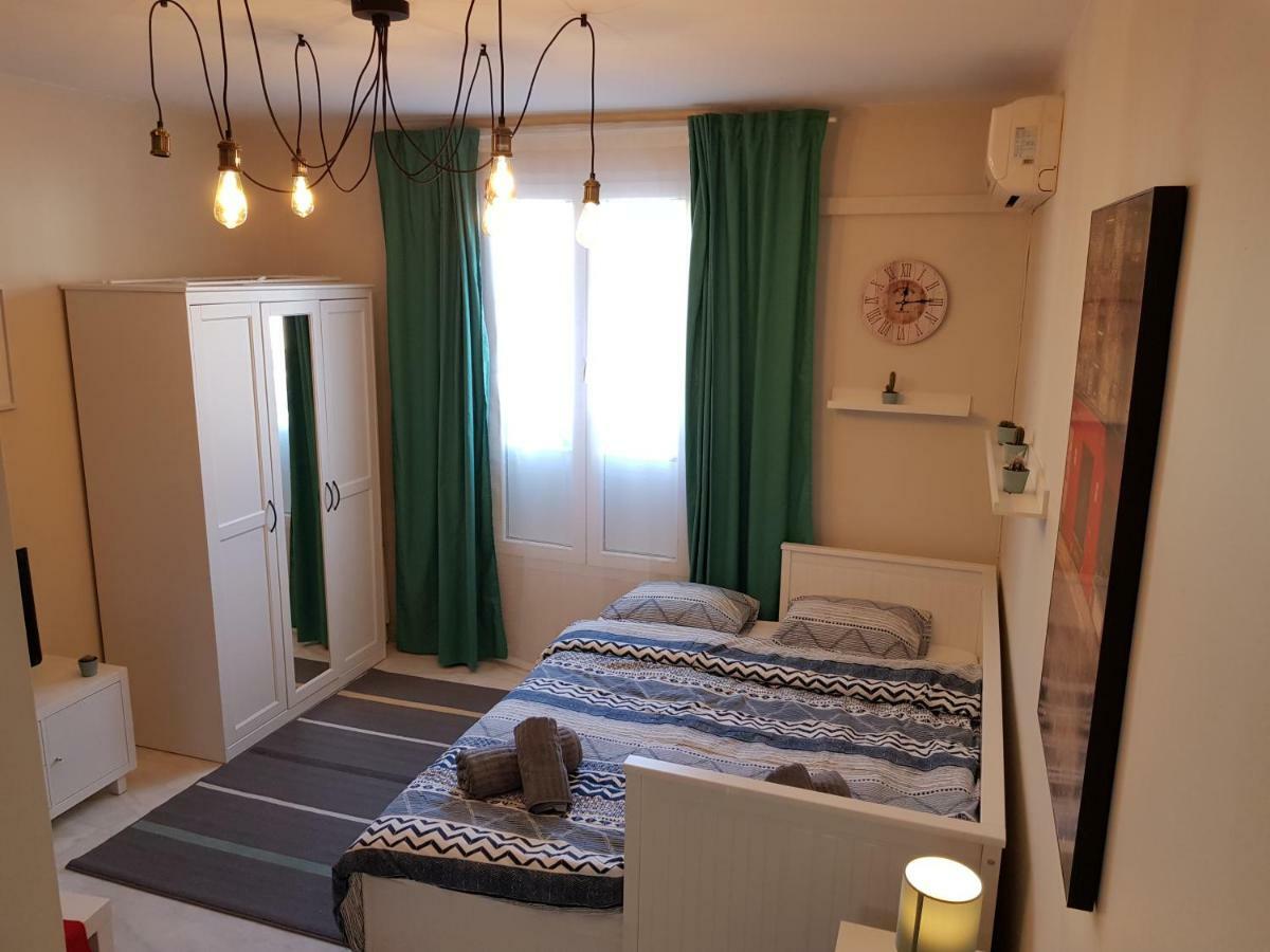 **** Genuar Apartments Malaga Center Bagian luar foto